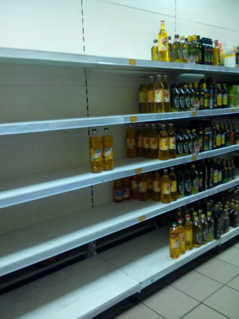 Супермаркет Фуршет атака покупців на олію