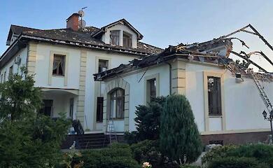 Російський Шахед, у якого закінчилось пальне, впав і зніс пів будинку на Обухівщині (ВІДЕО)