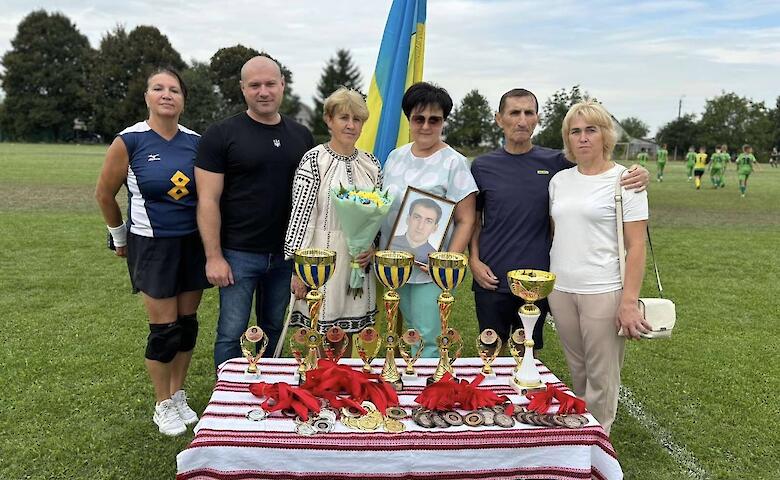 Обуховские футболисты - победители турнира памяти Владимира Чаплинского