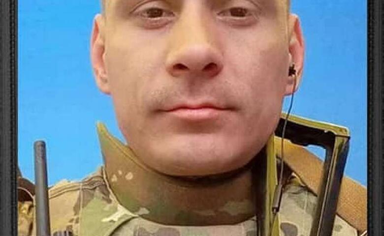 Родным павших Героев Обухова вручили их посмертные награды