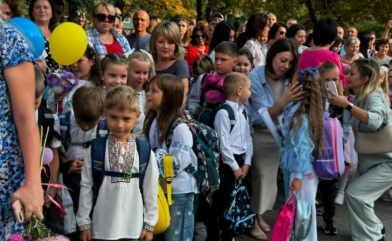 Звезда «Поймать Кайдаша» с Обуховщины очаровала фотографиями сына-второклассника