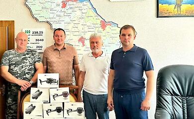 Обухівська військова адміністрація передала безпілотники захисникам