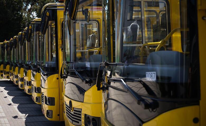 Дві громади Обухівщини отримали нові шкільні автобуси
