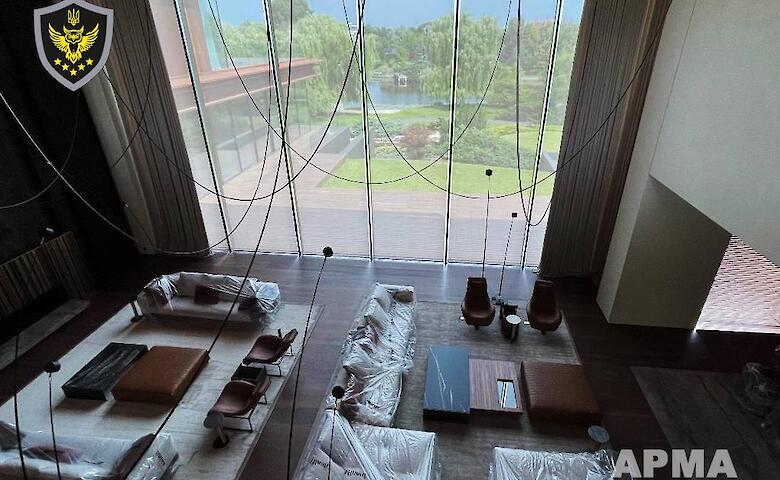 АРМА ищет управляющего элитного имения олигарха Фуксы на Обуховщине