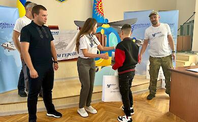 &laquo;Украинские вертолеты&raquo; помогают детям погибших Героев Обуховщины