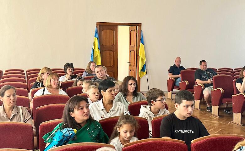 «Украинские вертолеты» помогают детям погибших Героев Обуховщины