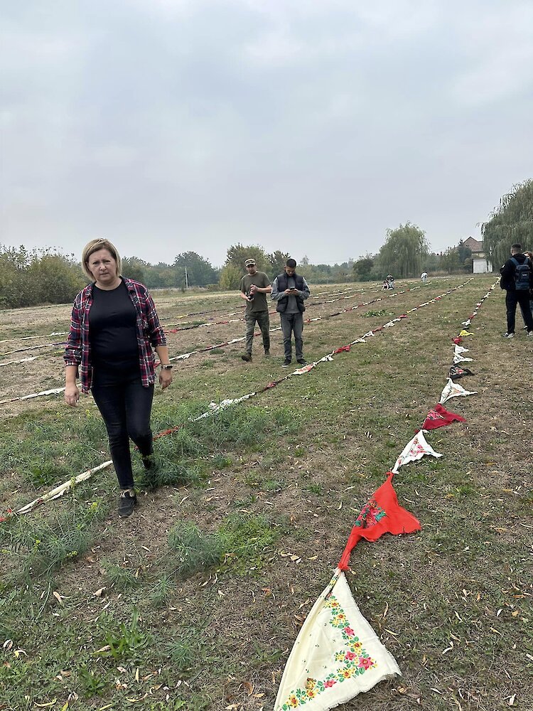 В селе вблизи Обухова установили рекорд с украинскими платками