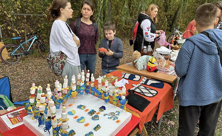 В селе вблизи Обухова установили рекорд с украинскими платками