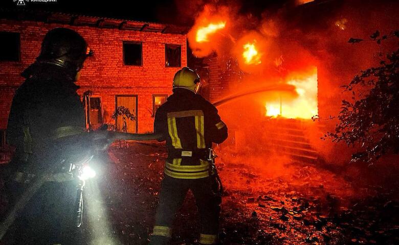 Огонь полностью уничтожил двухэтажный дом на Обуховщине