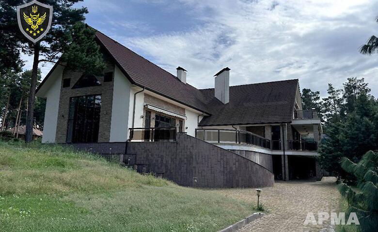 АРМА ищет управляющего на арестованное элитное имущество экс-главы МВД времен Януковича