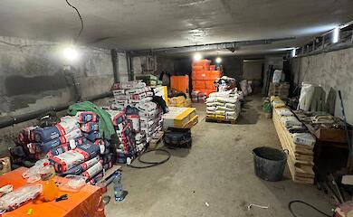 В Украинке продолжается ремонт укрытия в детском саду