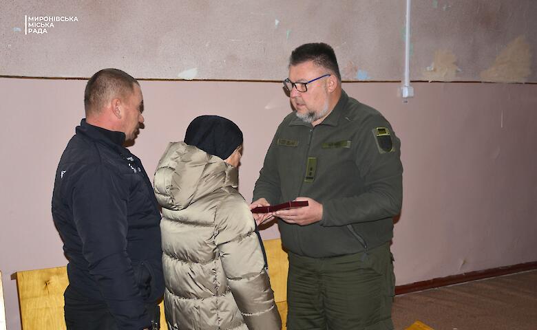 Рідним воїнів з Миронівщини вручили їх посмертні нагороди