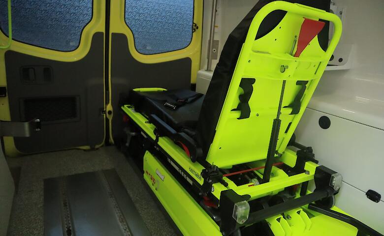 Обухівська лікарня отримала сучасний автомобіль швидкої допомоги