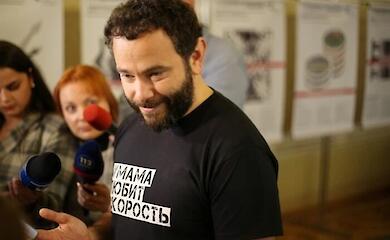 "Скорость - на паузе": Дубинский рассказал об аресте имущества матери