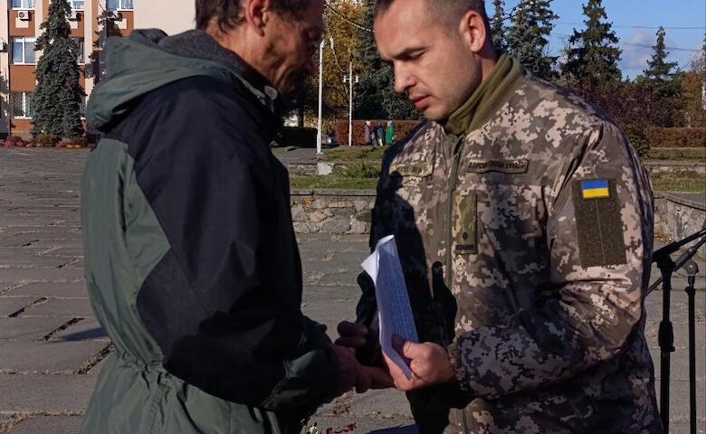 Рідним полеглих захисників з Українки вручили їх державні нагороди
