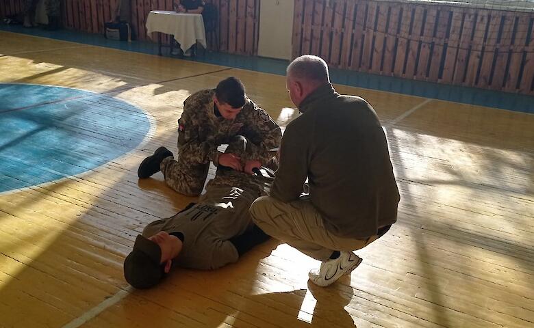 Школьники Обуховщины приняли участие в военно-патриотической подготовке «Гарт»