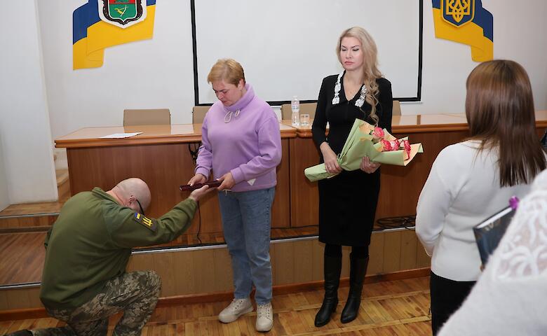 Посмертні нагороди Героїв з Василькова вручили їх родинам