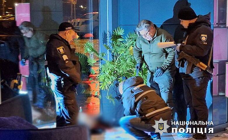 Стрельба в отеле на Печерске: задержанному жителю Обуховщины инкриминируют убийство и хулиганство