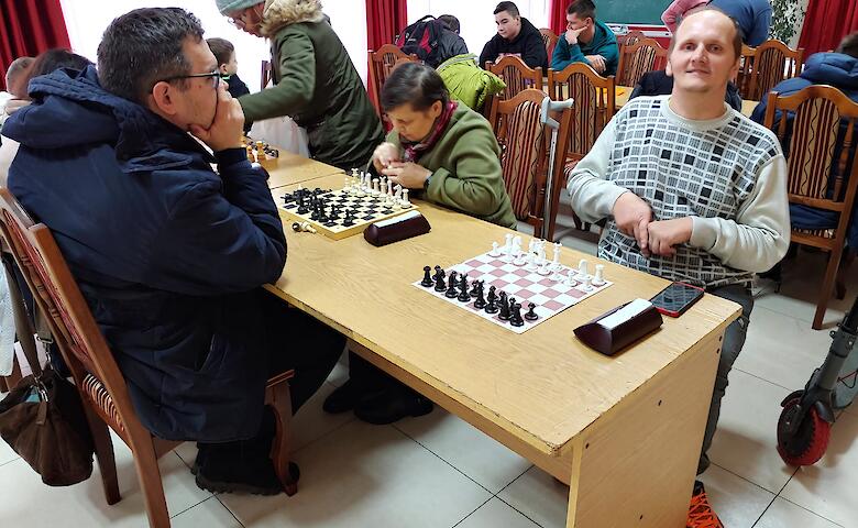 К Международному дню лиц с инвалидностью в Обухове провели соревнования по шахматам и шашкам