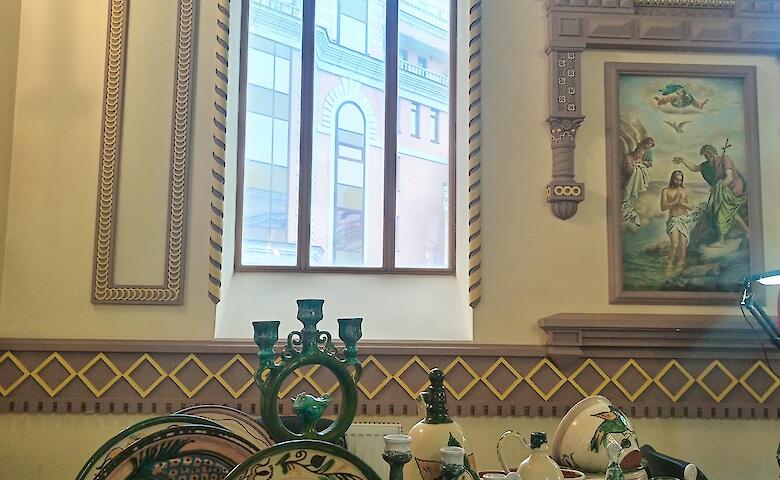 Гончары из Обуховщины представили Украину на благотворительной ярмарке Charity fair-2024