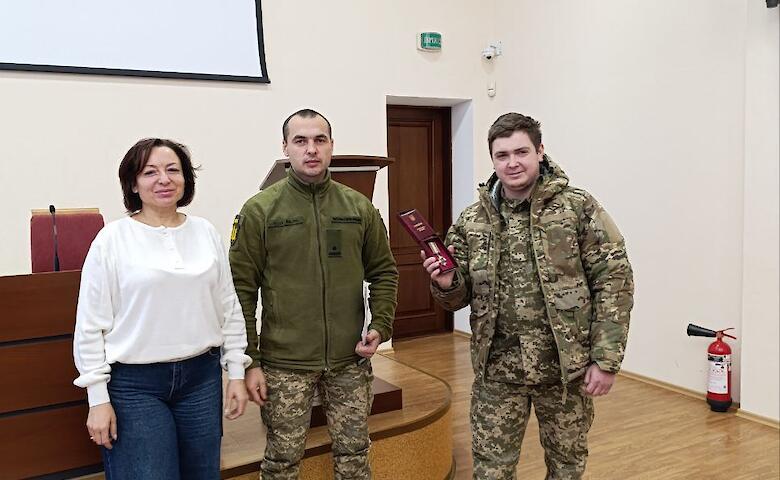 Воинов из Украинки наградили орденами, одного, к сожалению, посмертно
