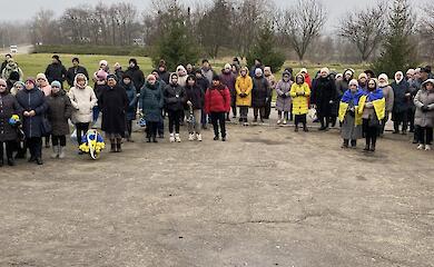 Передвижная выставка, посвященная павшим Героям, открылась еще в одном селе на Обуховщине