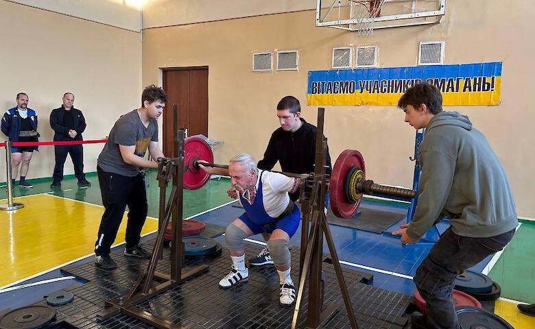 В Обухове соревновались сильнейшие: состоялось открытое первенство города по пауэрлифтингу