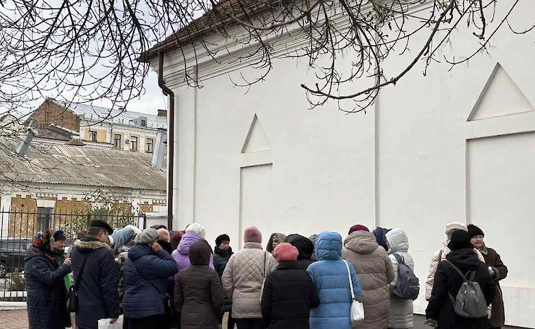 Туристическая Украина возвращается? Жители Обухова посетили экскурсию известного историка