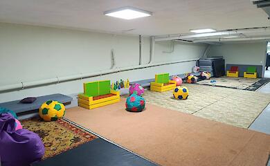 В Украинке продолжаются работы по обустройству укрытия в сельском детском саду