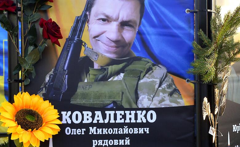 На Аллее Памяти в Мироновке освятили девять новых фотографий погибших Героев