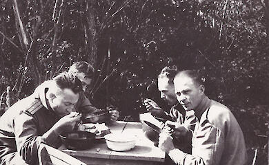 Малишко на полюванні біля Відня у 1945 році (ретро-фото)