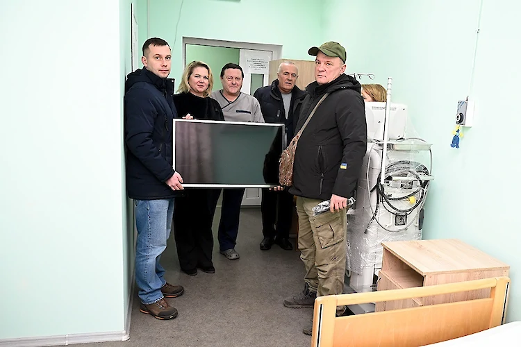 Благотворители подарили телевизоры в &laquo;ветеранские&raquo; палаты кагарлыкской больницы