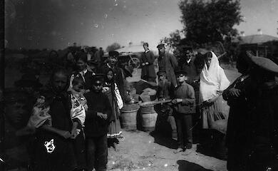 Базарна площа Обухова у 1911 році. Черговий мазок до портрету - бондарі