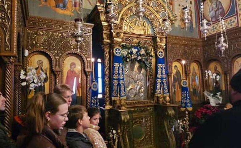 Обуховский священник провел литургию на украинском языке в храме в Греции