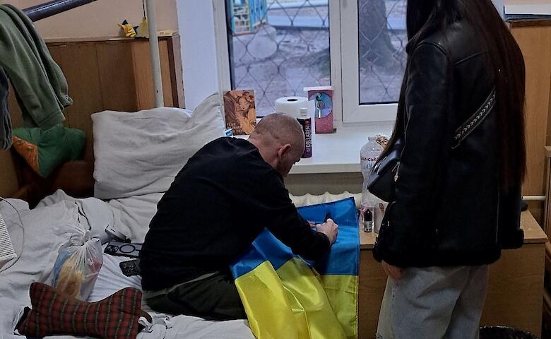 Обуховские школьники посетили раненых военных в госпитале