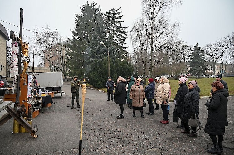Всеукраинский тур Крест Мира с золотым Распятием Иисуса Христа начался с Обуховщины