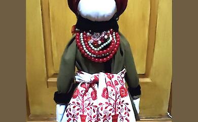 Мастерица создала уникальную куклу с Обуховским шитым рушником: детали