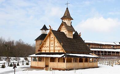 В парке неподалеку Обухова представили реконструкцию древней Васильевской церкви