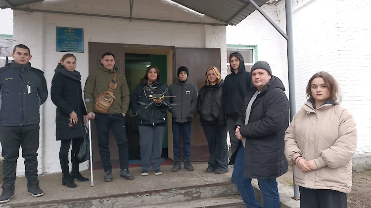 Воин из Кагарличчины подарил местному музею артефакты с фронта