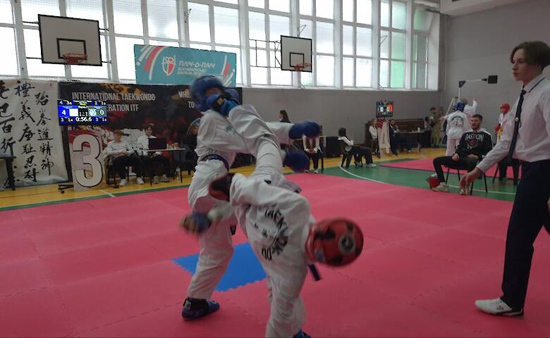 Обуховские таэквондисты одержали победу на чемпионате Киевской области
