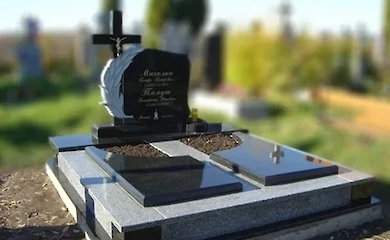 Гранітні пам'ятники на могилу: як вибрати та де замовити