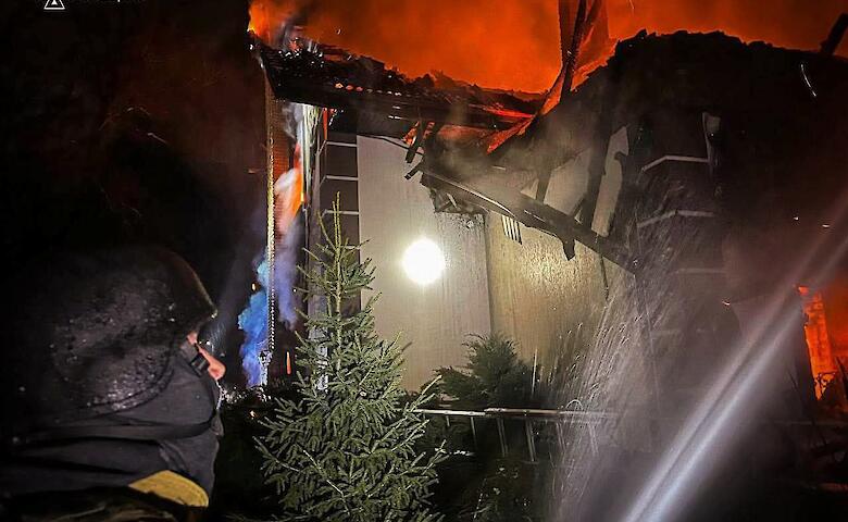 Пожар неподалеку от Обухова: дом сгорел, двое в реанимации