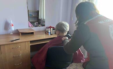 В Обухове открыли социальную парикмахерскую