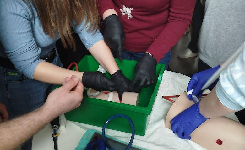 В Обухове провели практический семинар по тактической медицине: учили останавливать кровотечения