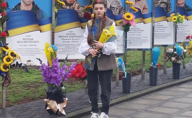 На Алеї Слави в Богуславі відкрили портрети ще дев'ятьох полеглих героїв
