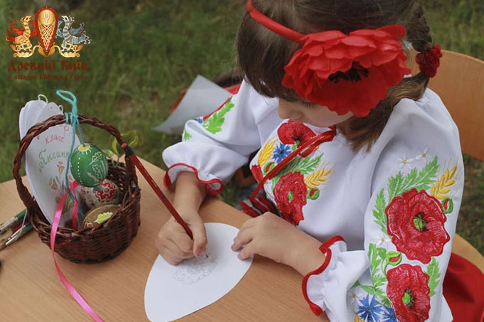 Одна из лучших студий писанкарства находится вблизи Обухова