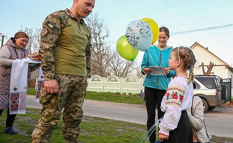 Повернення після трьох років неволі: на Обухівщині зустріли полоненого захисника