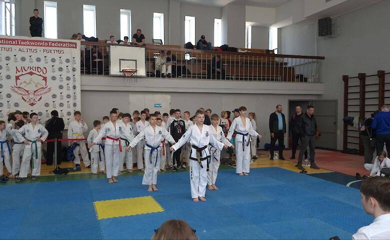 Обухівські спортсмени продемонстрували майстерність на змаганнях з таеквон-до
