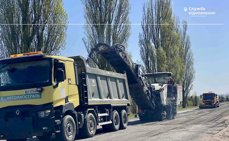 На Обуховщине начался ремонт дороги Глеваха - Подгорцы