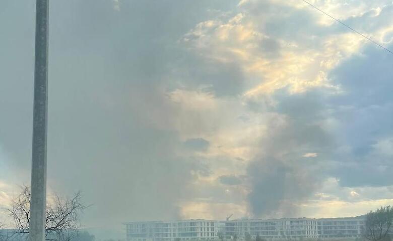 Масштабный пожар неподалеку от Обухова: выгорело 45 гектаров травы